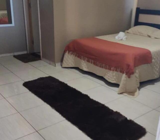 بنسيون Pousada Central