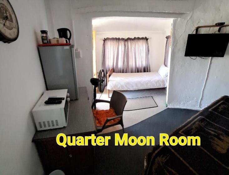 بنسيون Purple House B&b Smithfield