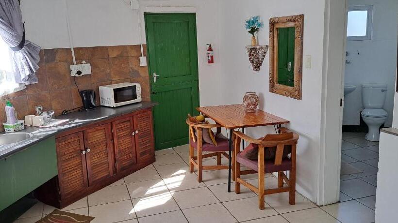 بنسيون Purple House B&b Smithfield