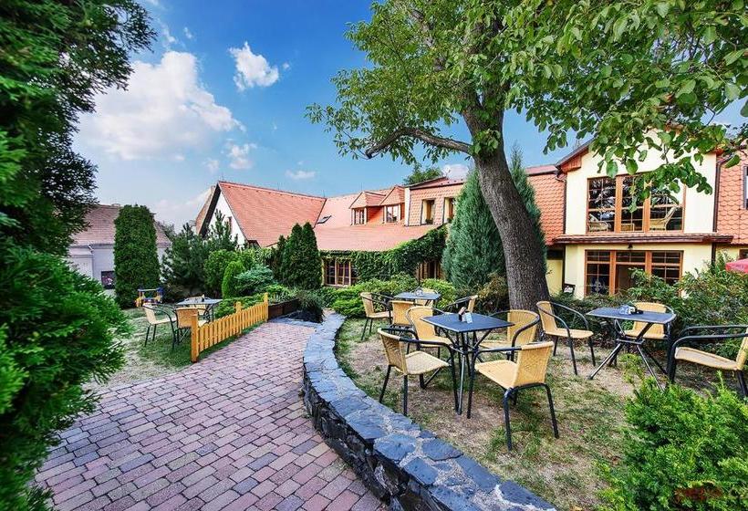 פנסיון Restaurace A Penzion U Palečků