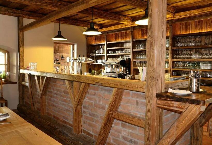 膳宿费 Penzion U Pešíků