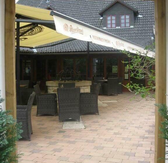 膳宿费 Penzion U Pešíků