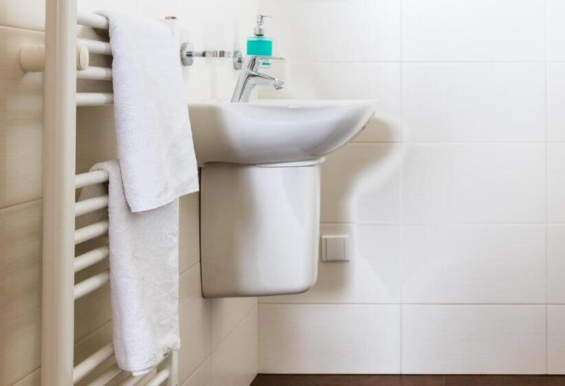 펜션 Restaurace&rooms Na Jitrách