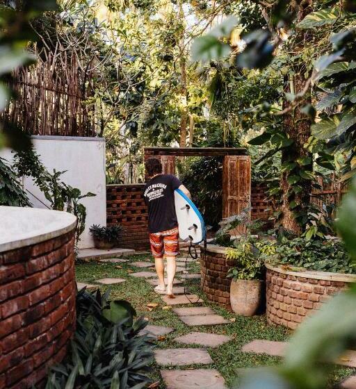 Пансион Salt House