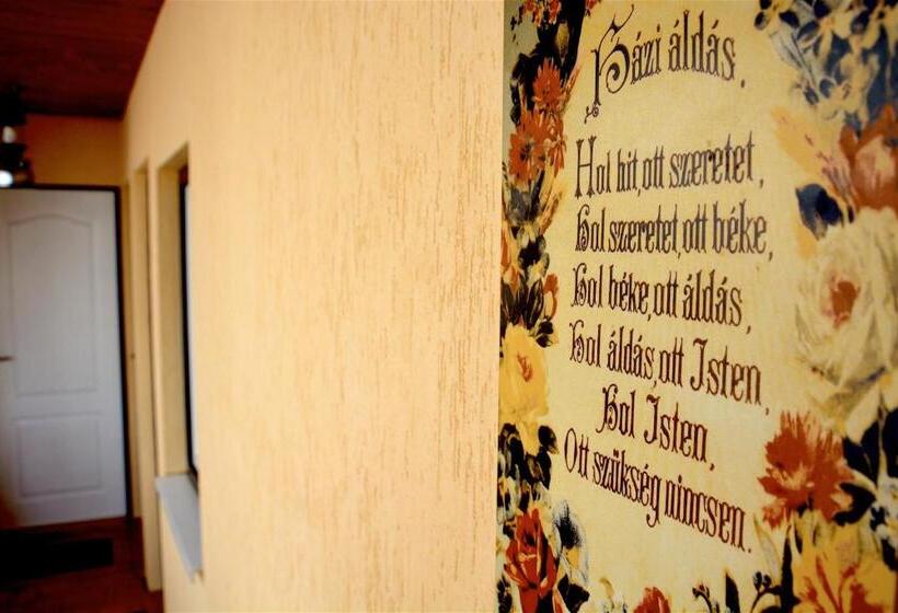 ペンション Tornácos Vendégház