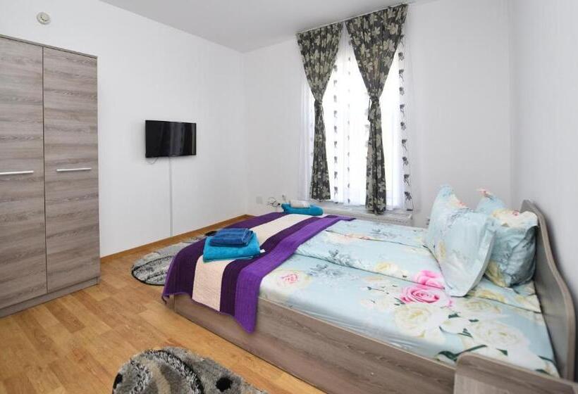 פנסיון Trident