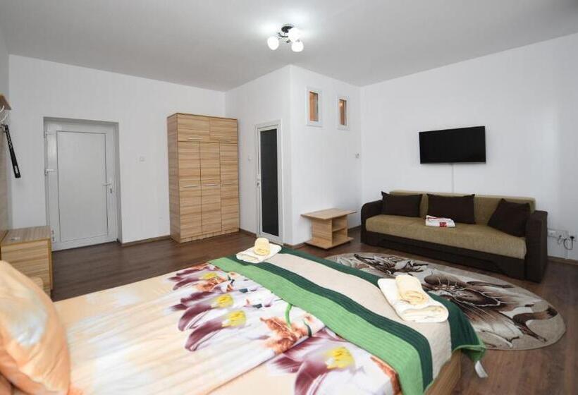 פנסיון Trident