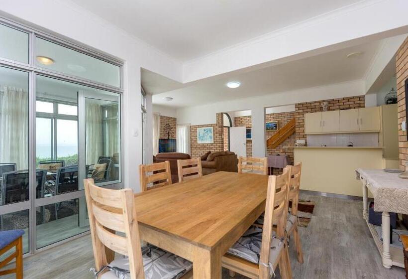 بنسيون Vic Bay Beach House