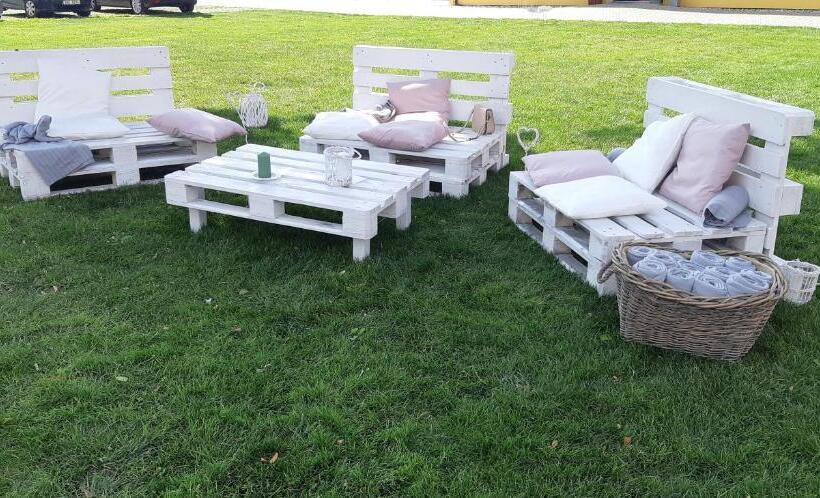 펜션 Zámecký Dvůr černousy