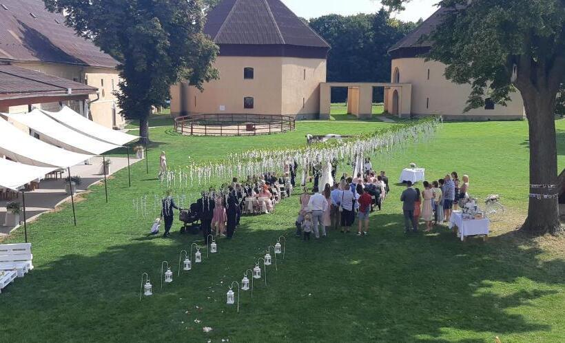 펜션 Zámecký Dvůr černousy