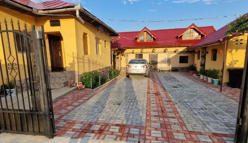 پانسیون Casa Andreea