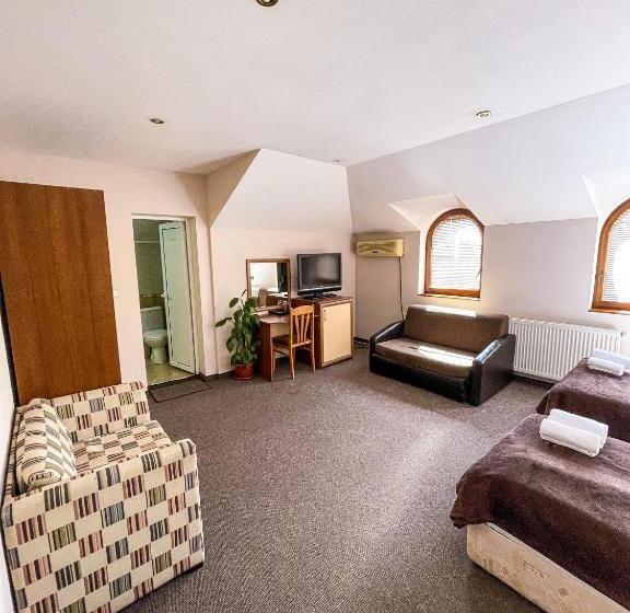 אתר נופש Family Hotel Palermo