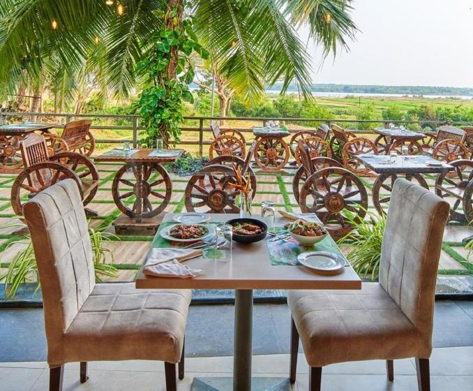 منتجع Sterling Palavelli Godavari