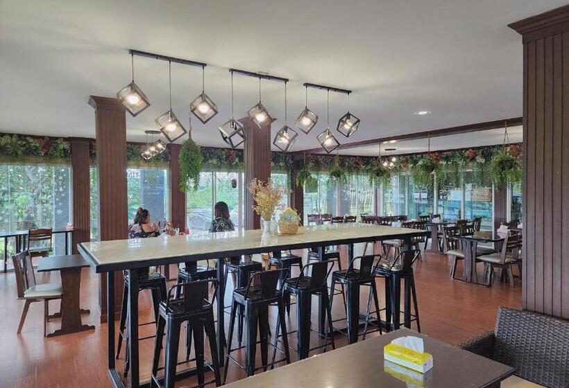 אתר נופש Tara Spa Ratchaburi