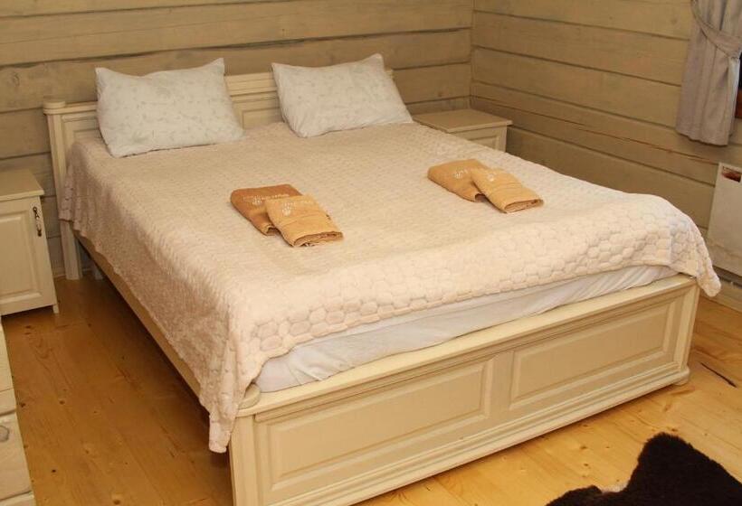 ユースホステル Berloga Sinevir