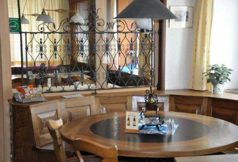 הוסטל Gasthaus Waldheim