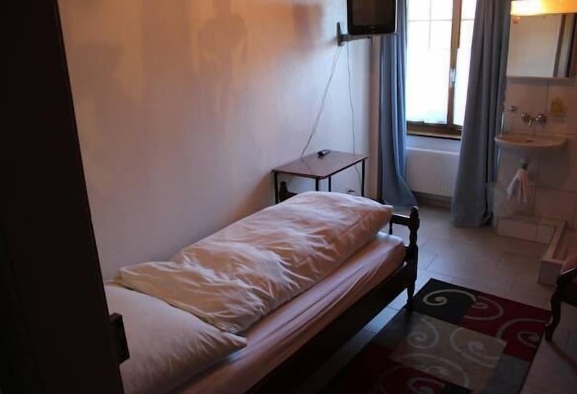 הוסטל Gasthof National