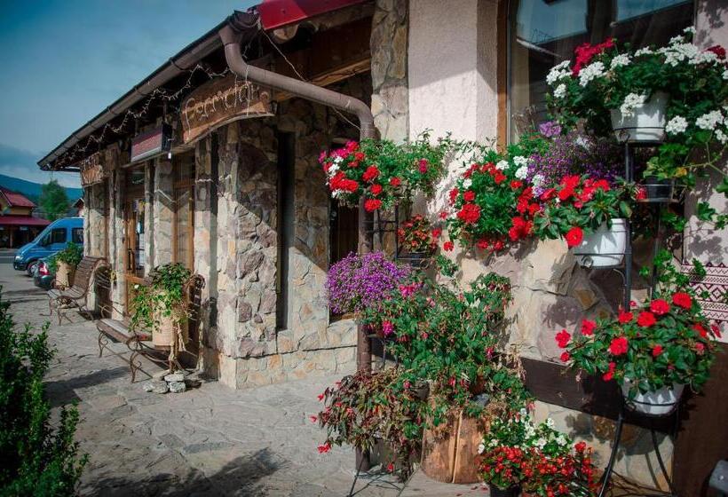 هاستل Oksamit Resort