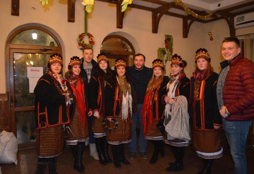 هاستل Oksamit Resort