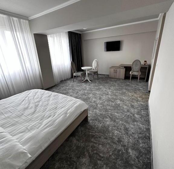 ユースホステル Romula Imperial