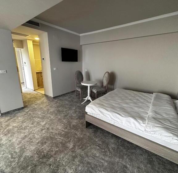 ユースホステル Romula Imperial