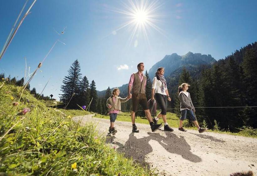 ベッドアンドブレックファースト Alpenmotel Säuling