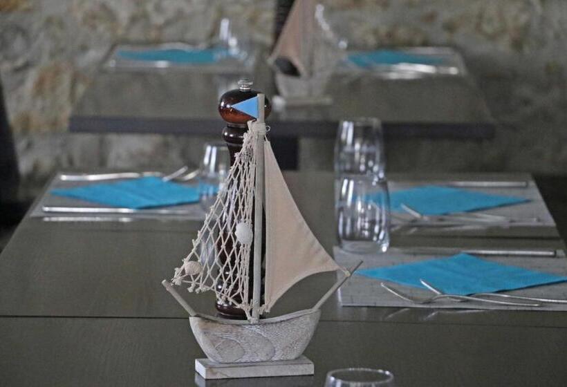 مبيت وإفطار Gasthof Pizzeria Weingarten