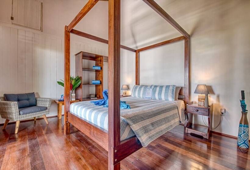 Bed and Breakfast Oasis Bluff Beach