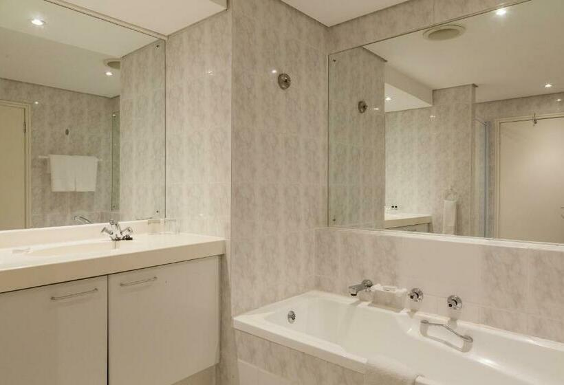 Dolphin Beach Hotel Self Catering Apartments