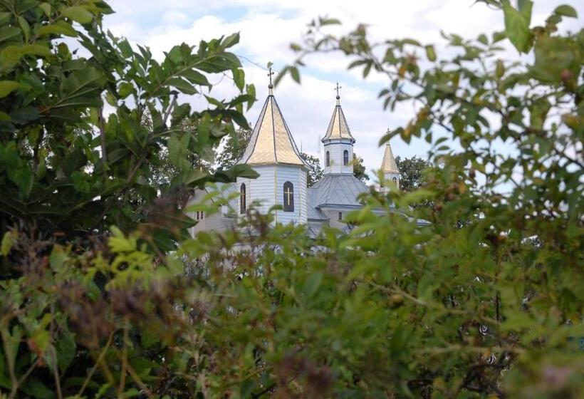 هتل туристично розважальний комплекс стіжок