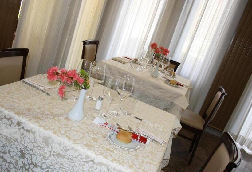 בית מלון כפרי Albergo Ristorante Cicin