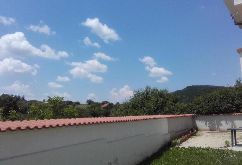 בית מלון כפרי Aleksievata Kashta