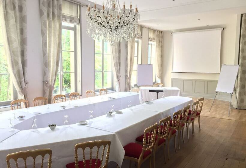 Отель Chateau D'aubry