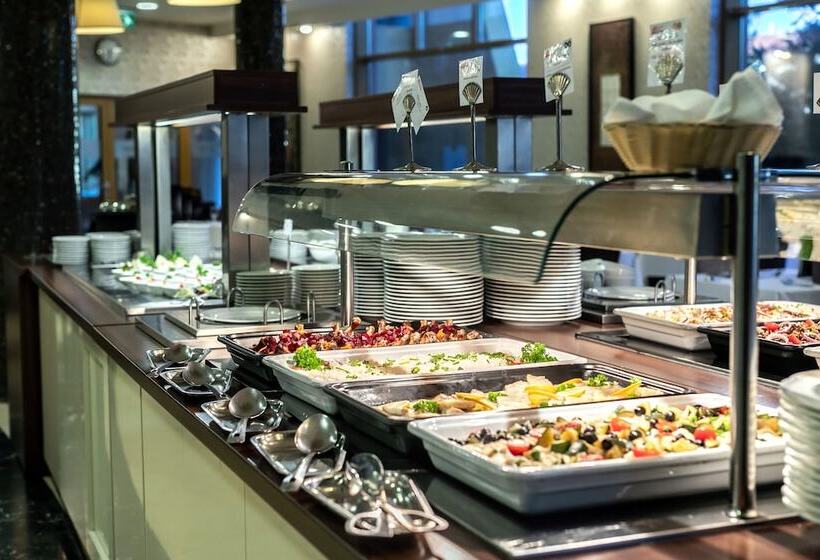 בית מלון כפרי Colosseum