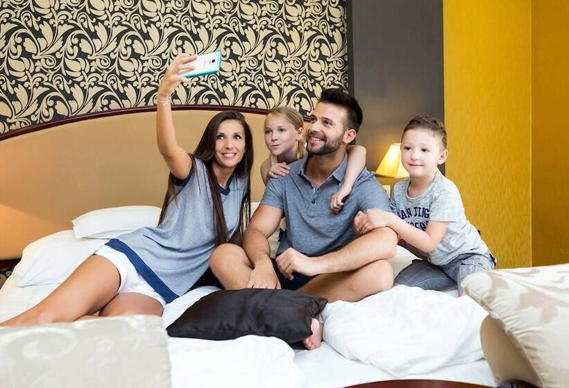 בית מלון כפרי Colosseum