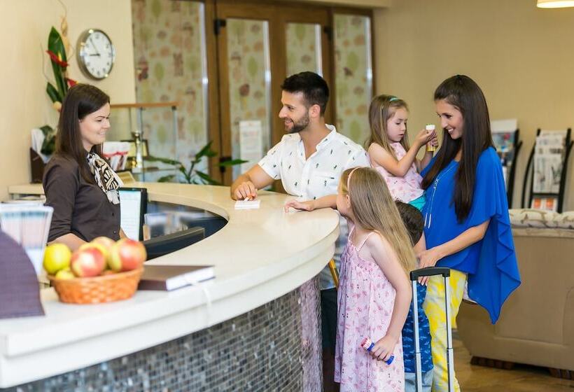 בית מלון כפרי Colosseum