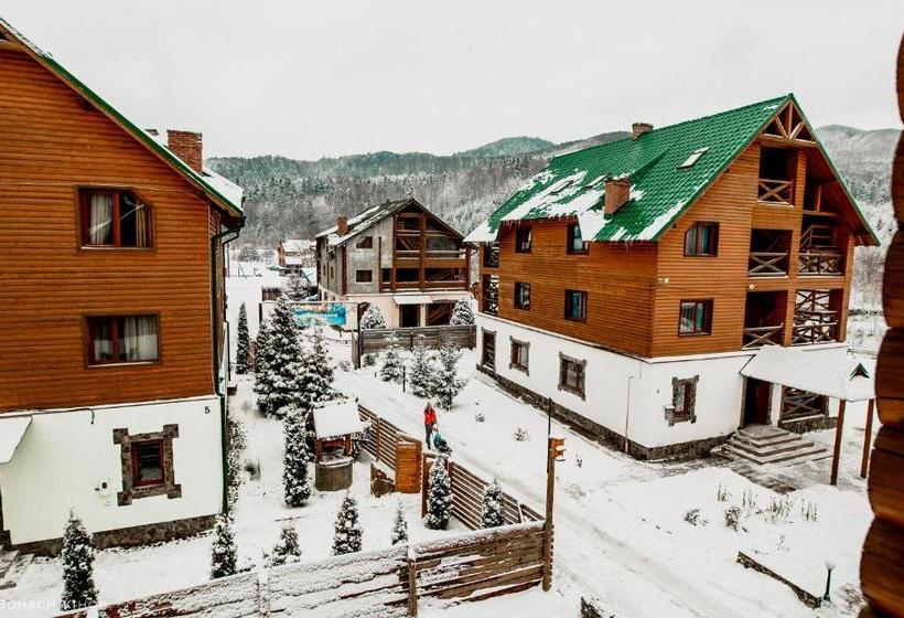 هتل Hirskyy Svitanok