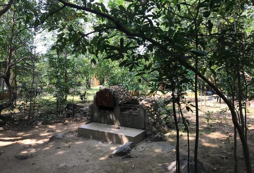 호텔 Kamp Kamouflage Kanha