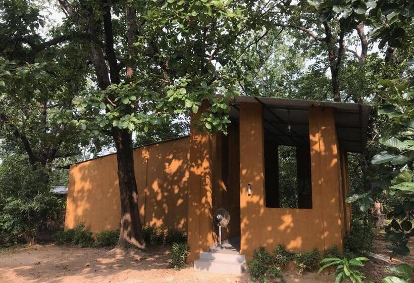 호텔 Kamp Kamouflage Kanha