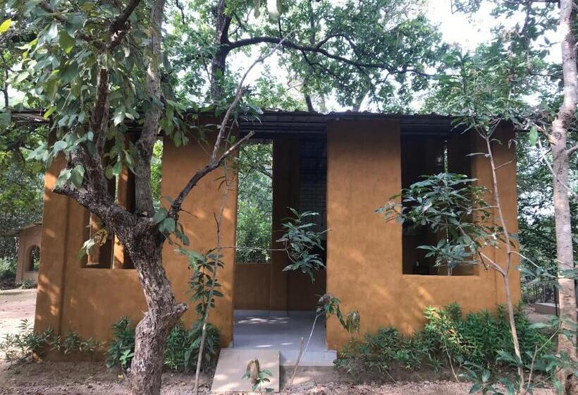 호텔 Kamp Kamouflage Kanha