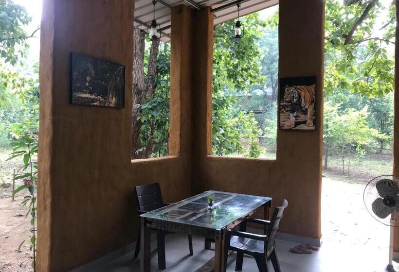 호텔 Kamp Kamouflage Kanha