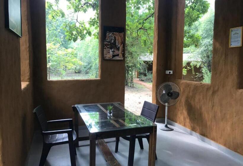 호텔 Kamp Kamouflage Kanha