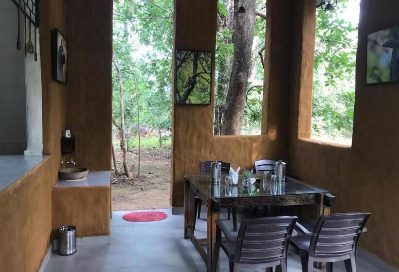 호텔 Kamp Kamouflage Kanha