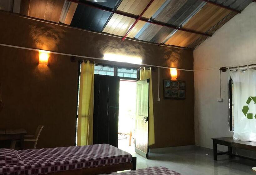 호텔 Kamp Kamouflage Kanha