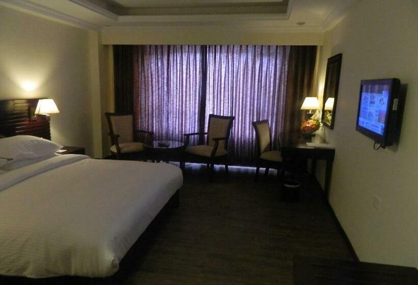 酒店 Keshav Clarks Inn Gadag