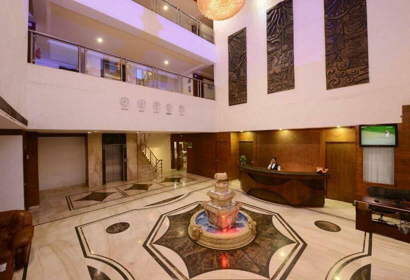 فندق Keshav Clarks Inn Gadag