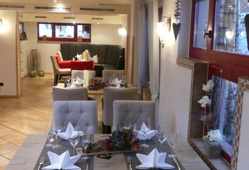 Отель Landhaus & Landhof Gabriel