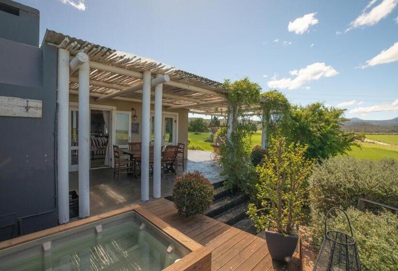 فندق Libertas Guest Farm