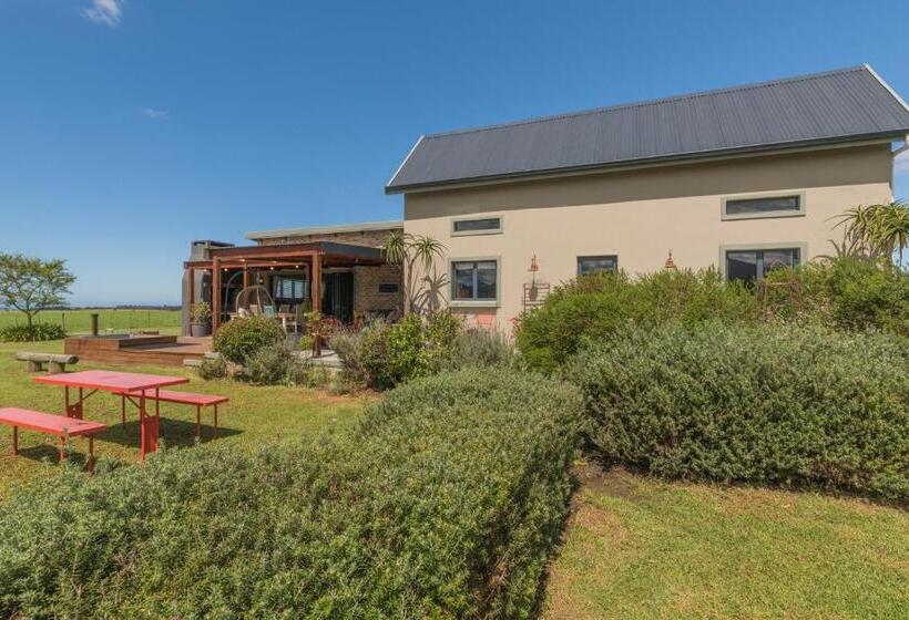 فندق Libertas Guest Farm