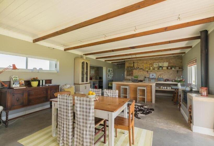 فندق Libertas Guest Farm